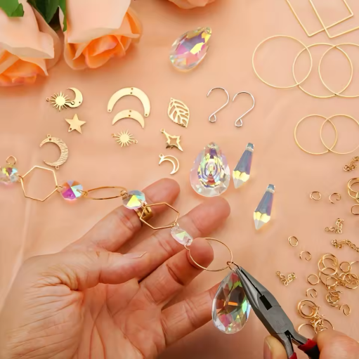CREATIVE NO. 03: GEOMETRIC GLOW STUDIO